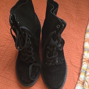 Elegant Black Lace-Up Women's Boots